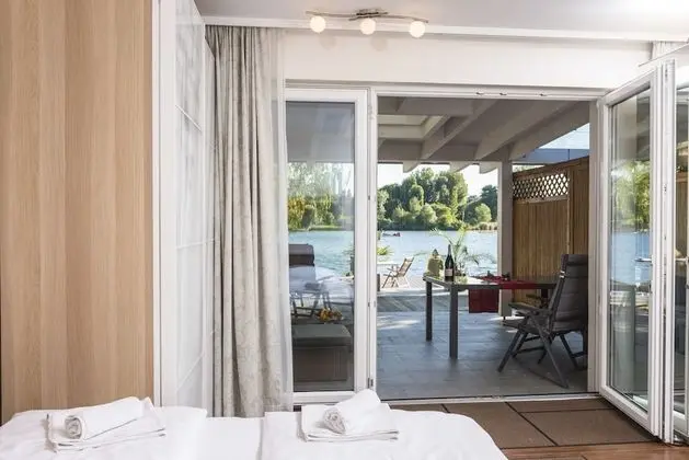 Luxury Apart Daire, Teras, Göl Kenarı (50€ cleaning fee on top of the rate)