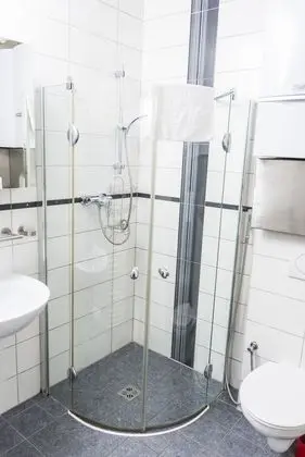 Luxury Apart Daire, Teras, Göl Kenarı (50€ cleaning fee on top of the rate)