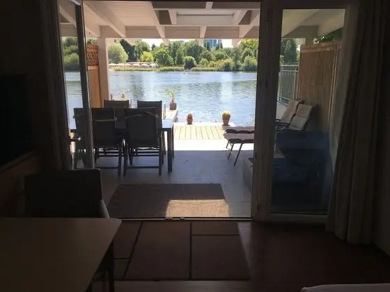 Luxury Apart Daire, Teras, Göl Kenarı (50€ cleaning fee on top of the rate)