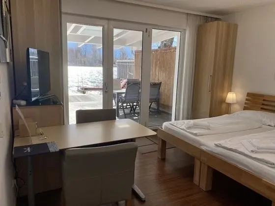 Luxury Apart Daire, Teras, Göl Kenarı (50€ cleaning fee on top of the rate)