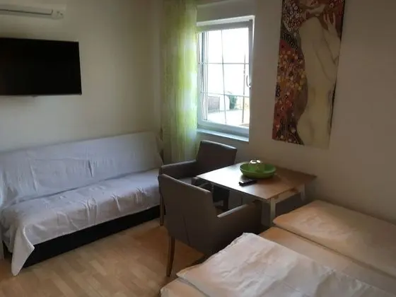 Stüdyo, Balkon (50€ cleaning fee on top of the rate)