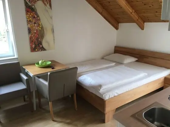 Stüdyo, Balkon (50€ cleaning fee on top of the rate)