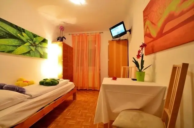 Standard Stüdyo, 1 Tek Kişilik Yatak, Buzdolabı ve Mikrodalga (50€ cleaning fee on top of the rate)