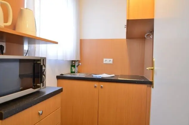 Standard Stüdyo, 1 Tek Kişilik Yatak, Buzdolabı ve Mikrodalga (50€ cleaning fee on top of the rate)