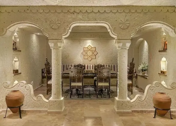 Danismend Gazi Cave Suite