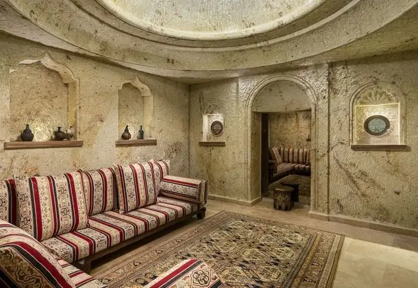 Danismend Gazi Cave Suite