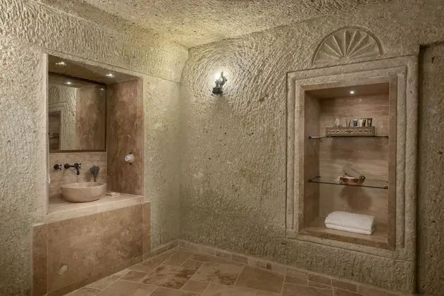 Danismend Gazi Cave Suite