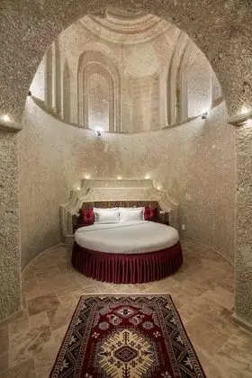 Kadi Burhaneddin Cave Suite