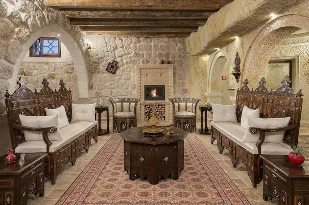 Kadi Burhaneddin Cave Suite