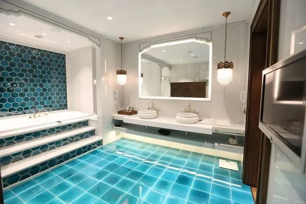 Sultan Suite