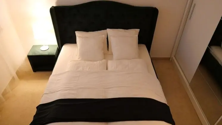 Luxury Tek Büyük Yataklı Oda (2)