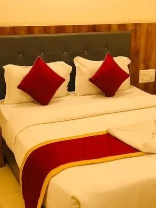 Deluxe Tek Büyük Yataklı Oda, 1 Çift Kişilik Yatak, Şehir Manzaralı