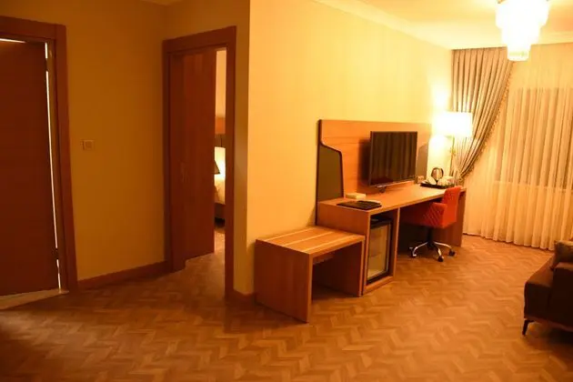 Suit Room