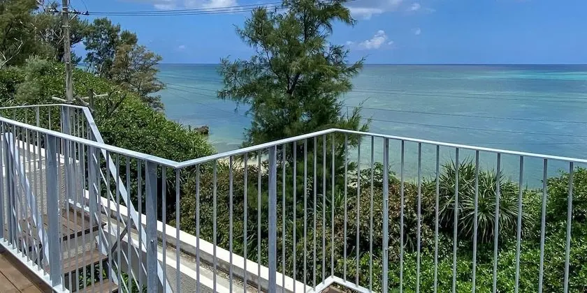Oda, Sigara İçilmez, Deniz Manzaralı (Blue, with Deck, 1-3 Guests)