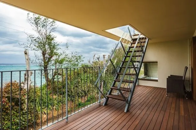 Oda, Sigara İçilmez, Deniz Manzaralı (Blue, with Deck, 1-3 Guests)