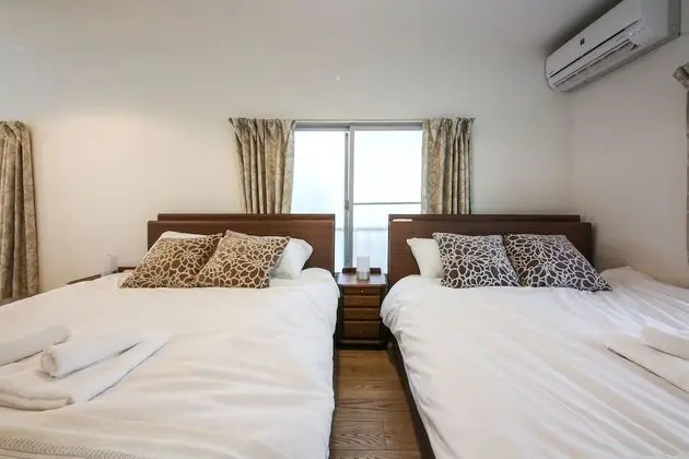 Ev (Private Vacation)