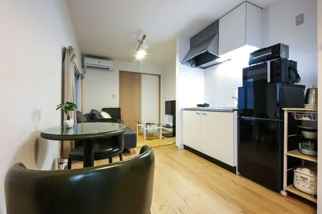 Ev (Private Vacation)