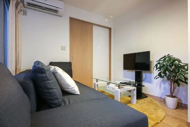 Ev (Private Vacation)