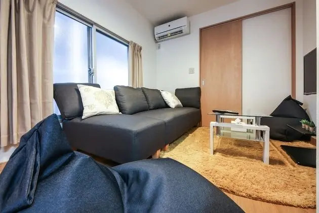 Ev (Private Vacation)