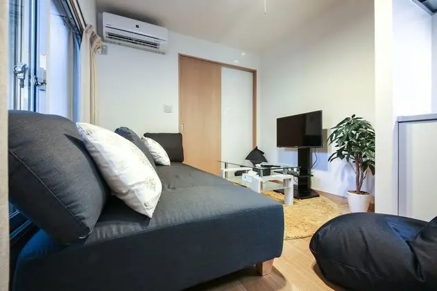 Ev (Private Vacation)