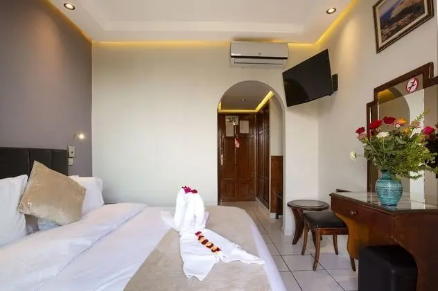 Tek Büyük veya İki Ayrı Yataklı Oda