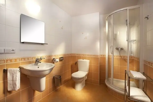 Deluxe Tek Büyük Yataklı Oda, 1 Yatak Odası, Balkon, Bahçeli