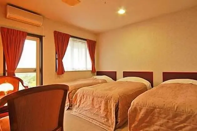 Üç Kişilik Oda, Ortak Banyo