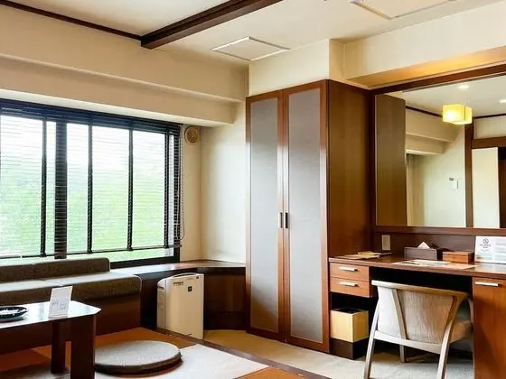 Oda, Sigara İçilmez (Komorebi, Japanese Western Style Room)