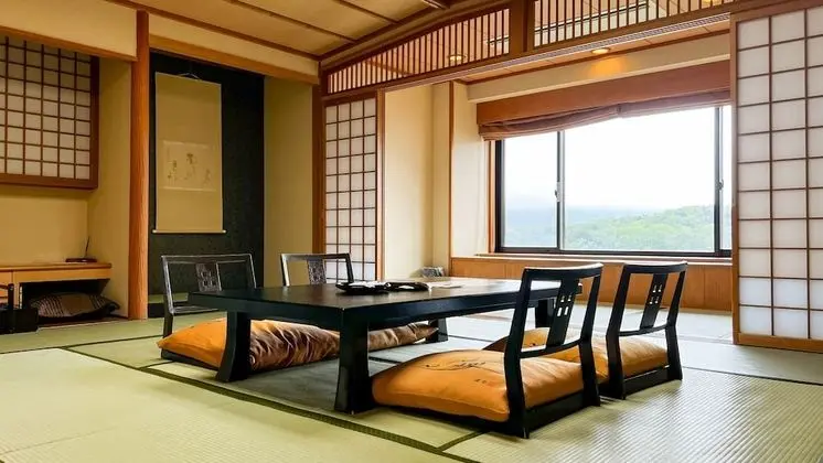 Traditional Oda, Sigara İçilmez, Göl Manzaralı (for Group, SHIORI)