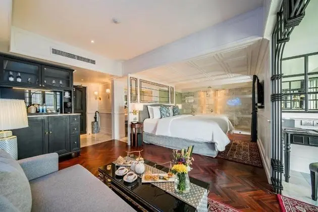 Akara King Suite