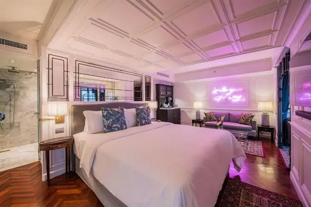 Akara King Suite