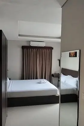Tek Büyük Yataklı Oda, Küçük Mutfak