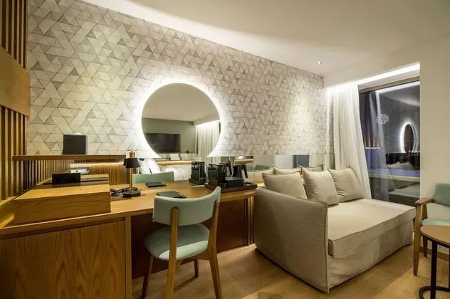 Dazzling Junior Suite Outdoor Hot Tub