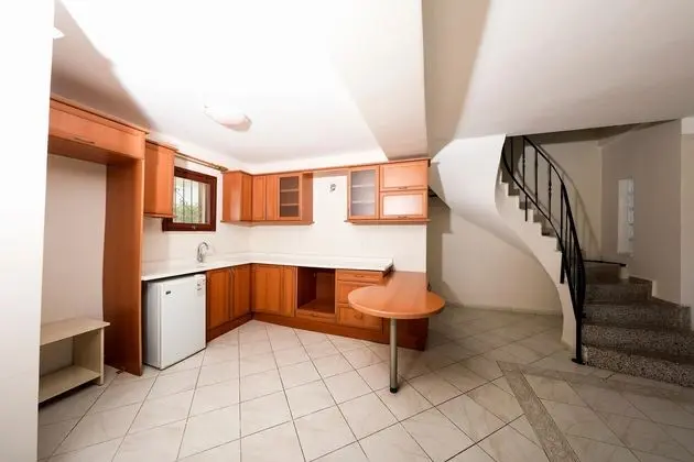 https://images.etstur.com/files/images/hotelImages/TR/51505/l/Akay-Garden-Family-Club-Oda-298074.jpg