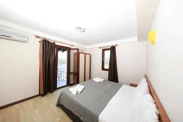 https://images.etstur.com/files/images/hotelImages/TR/51505/l/Akay-Garden-Family-Club-Oda-298078.jpg