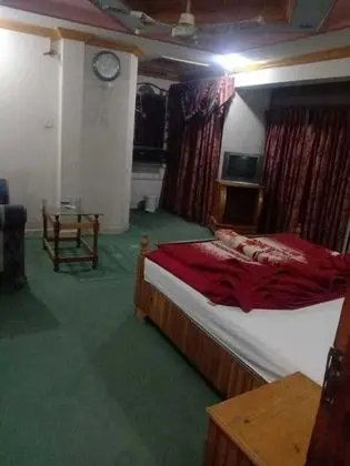 Standard Tek Büyük Yataklı Oda