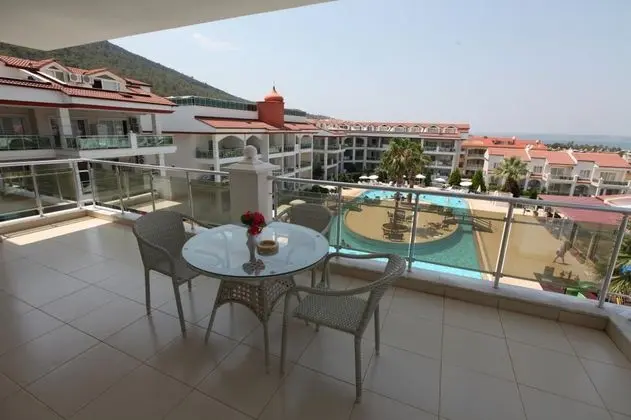 Villa 4+1 Oda, Havuz Manzaralı