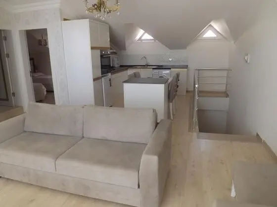 Villa 4+1 Oda, Havuz Manzaralı
