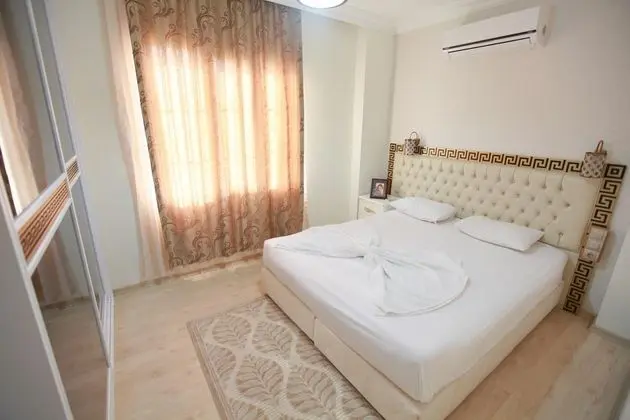 Villa 4+1 Oda, Havuz Manzaralı