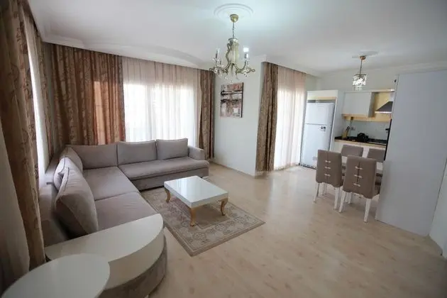 Villa 4+1 Oda, Havuz Manzaralı