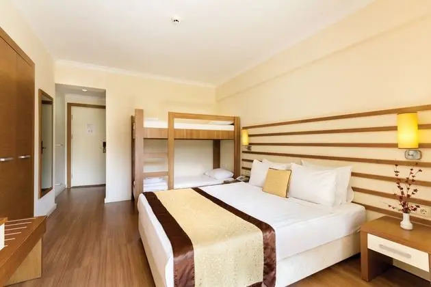 https://imagessl.etstur.com/files/images/hotelImages/TR/50692/l/Akbulut-Hotel---Spa-Oda-247800.jpg