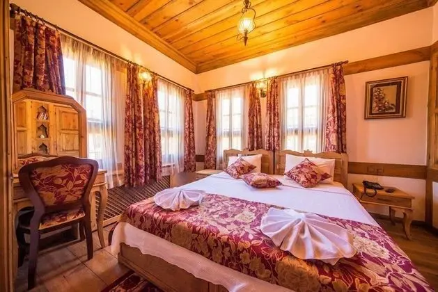 Deluxe Üç Kişilik Oda