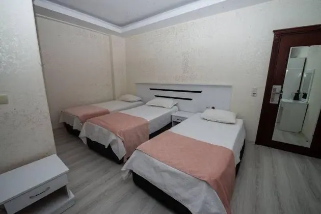 Balkonlu Standart üç kişilik oda