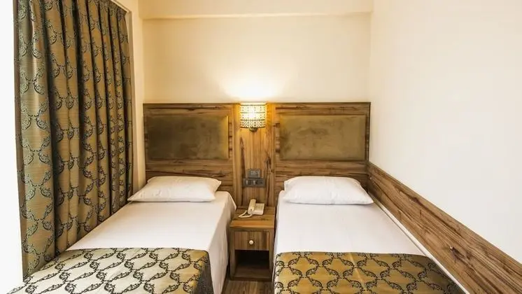 Standard Tek Büyük veya İki Ayrı Yataklı Oda