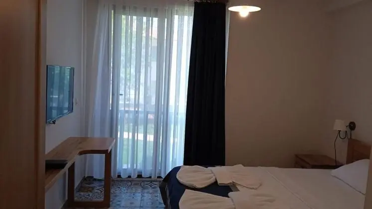 Standart Oda, Bahçe Manzaralı, Fransız Balkonlu