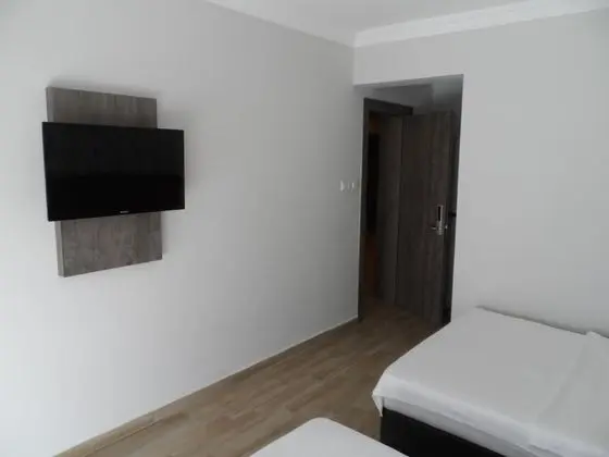 Standard Tek Büyük Yataklı Oda