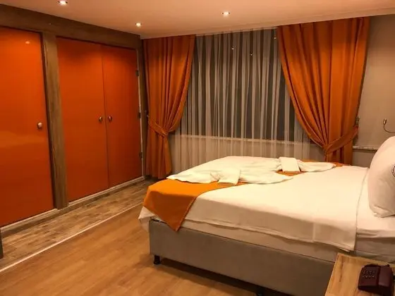 Çift Kişilik,Şehir Manzaralı