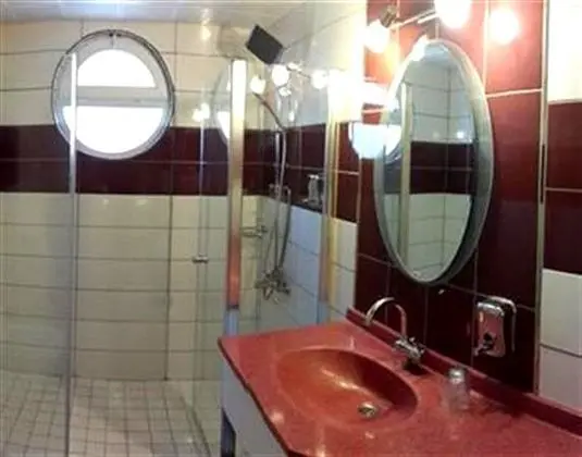 Triple, Şehir Manzaralı