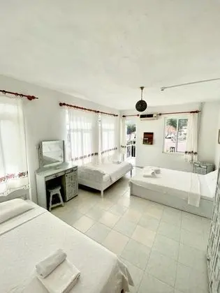 Aile Odası, Bahçe Manzaralı, Balkonlu