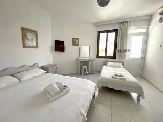 Standart Üç Kişilik Oda, Bahçe Manzaralı, Balkonlu